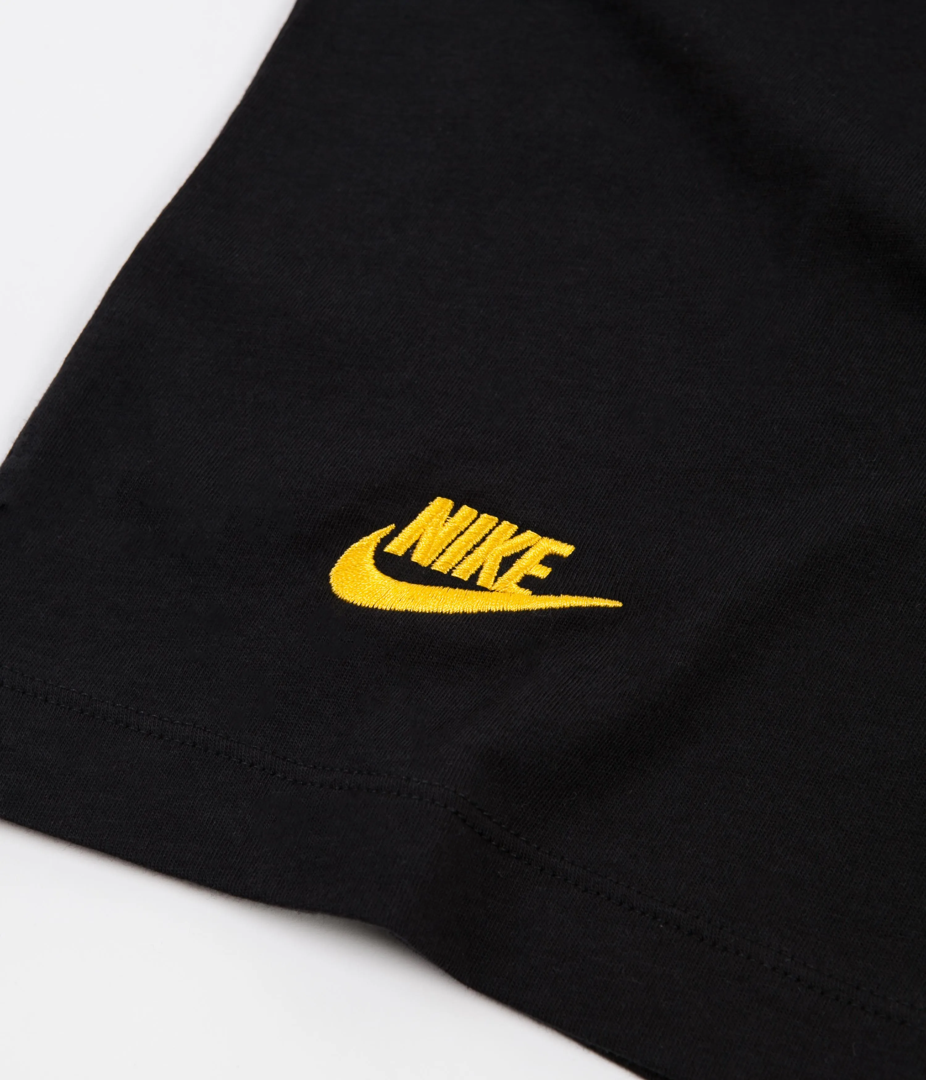 Nike Club Essentials T-Shirt - Black